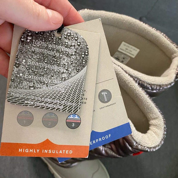 Sold. Hunter Metallic Insulated Snow Boot Tall - Picture 9 of 10